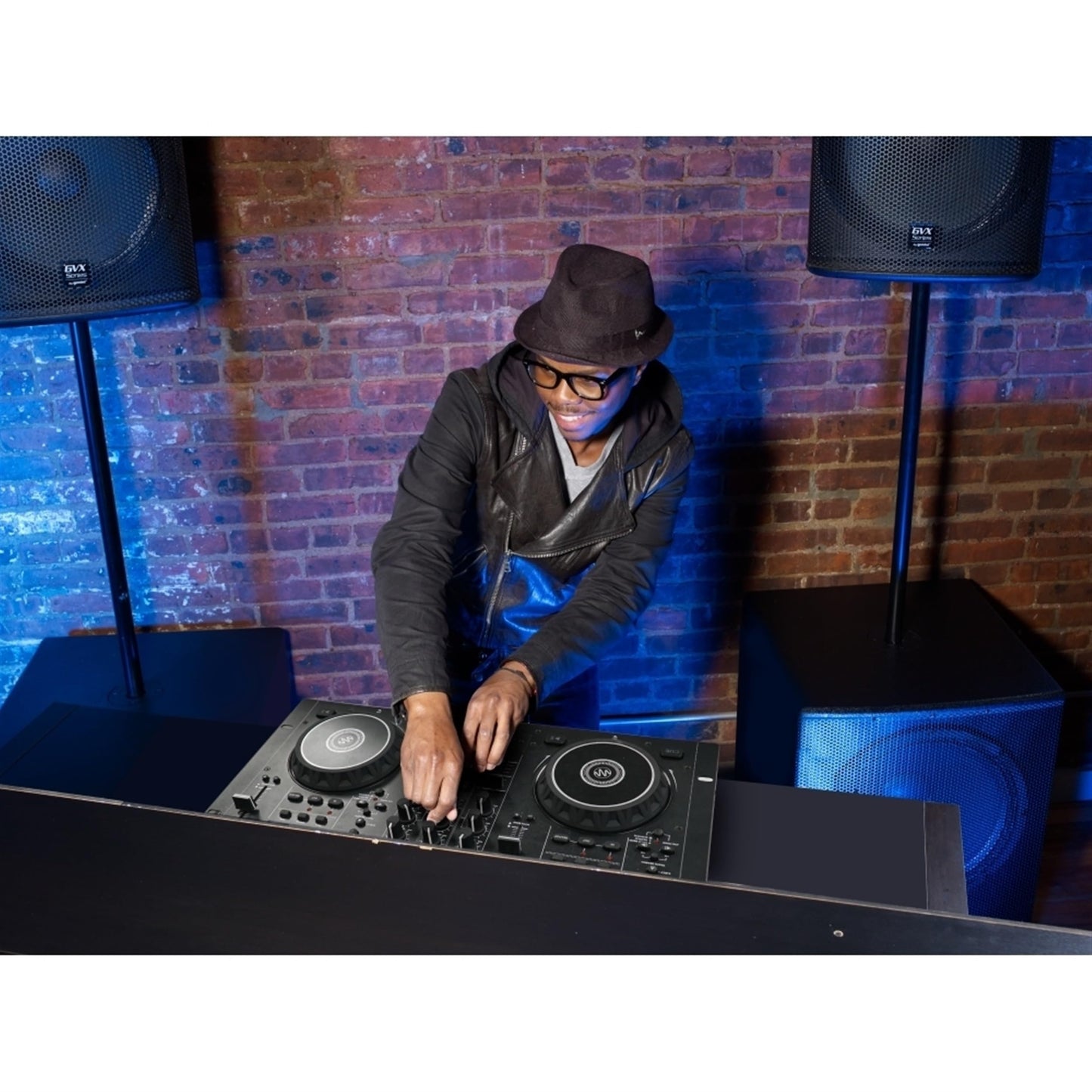 Gemini Sound Cdm-4000Bt Stand Alone Bluetooth Streaming Professional Dj Dual Deck Media Player Mixer Cd/Cdr USB Playback 2 Band EQualizer Manual Looping Sensitive Jog Wheels, Xlr Output, Anti-Shock