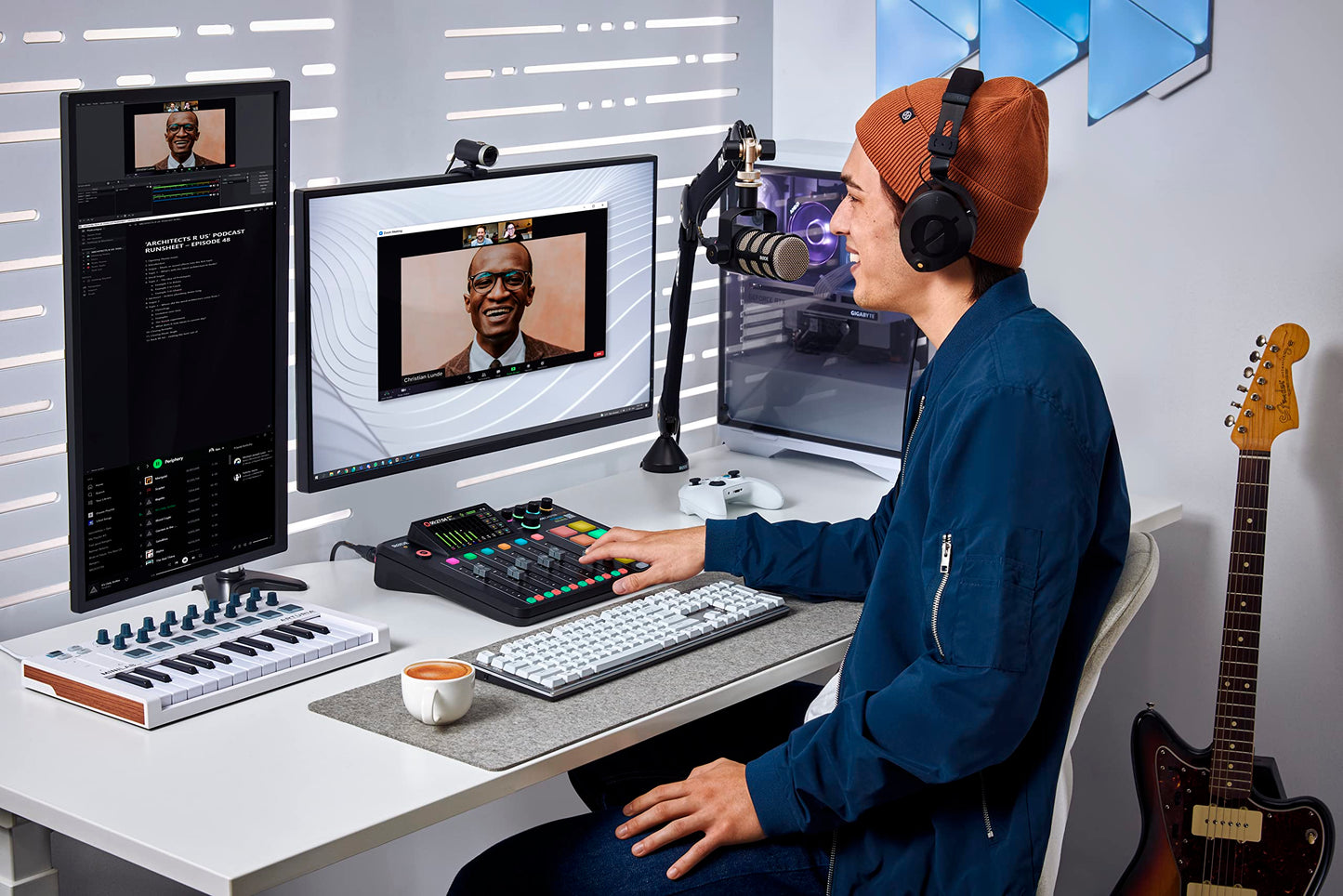 RØDE RØDECaster Pro II All-in-One Production Solution for Podcasting, Streaming, Music Production and Content Creation, Black